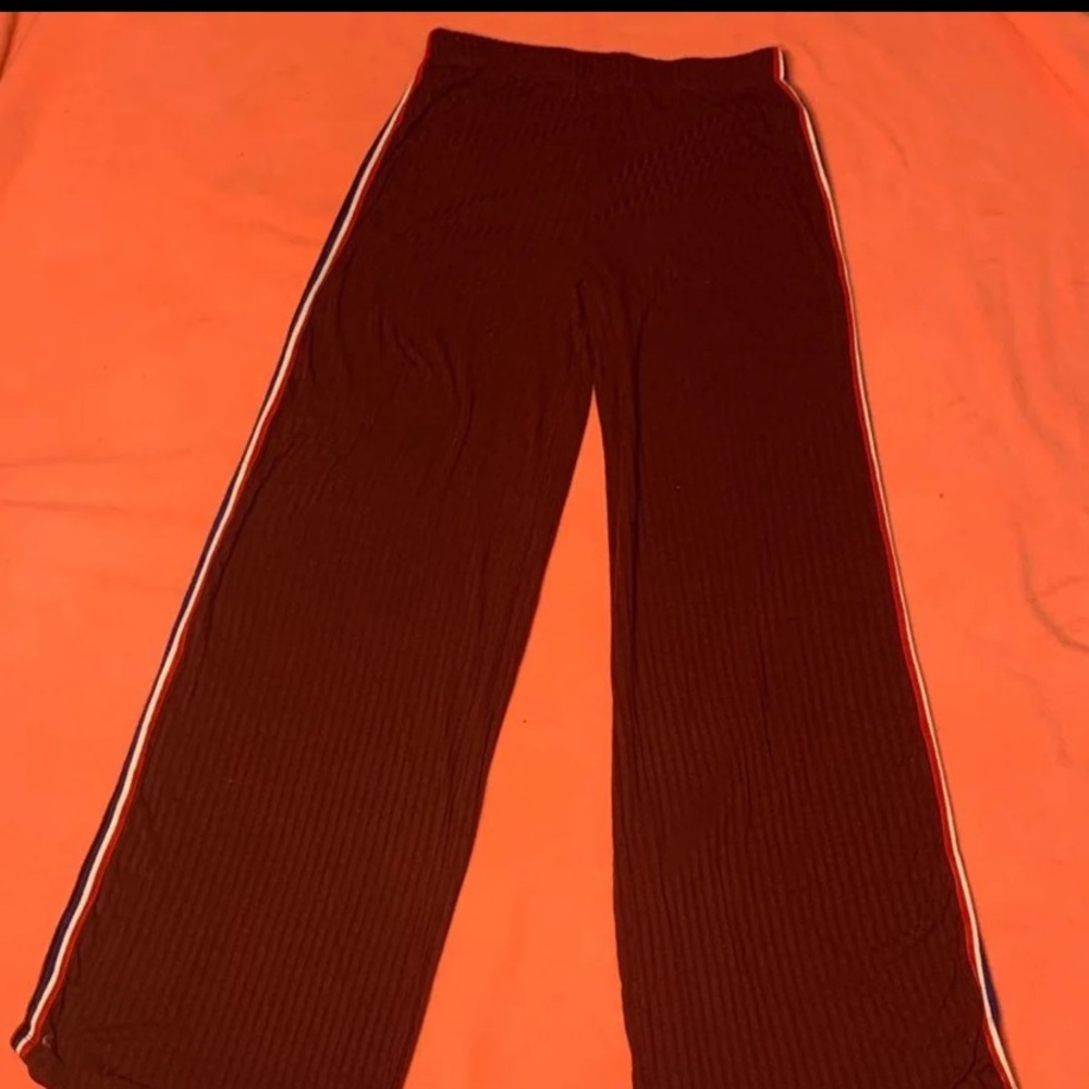 Wide pant leg